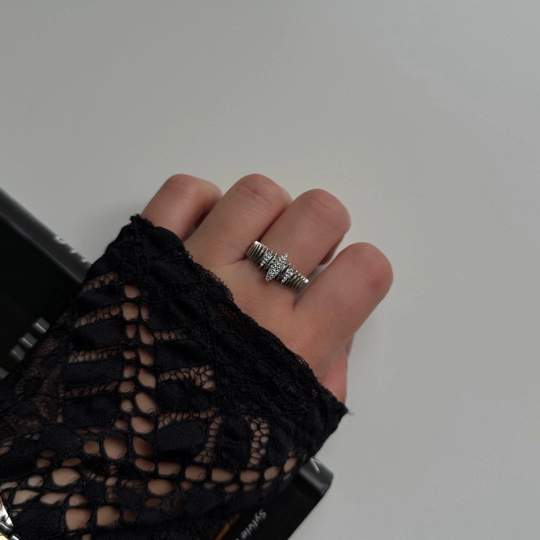 Taşlı Tırtık Silver Yüzük